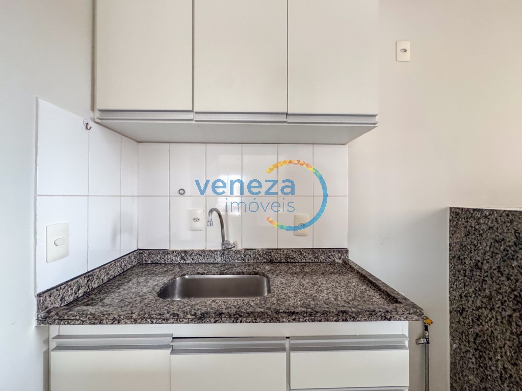 Apartamento à venda no bairro Centro de Londrina com 80m<sup>2</sup> útil, 3 quartos, 2 vagas de garagem