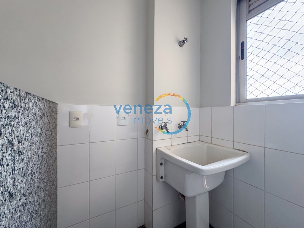 Apartamento à venda no bairro Centro de Londrina com 80m<sup>2</sup> útil, 3 quartos, 2 vagas de garagem