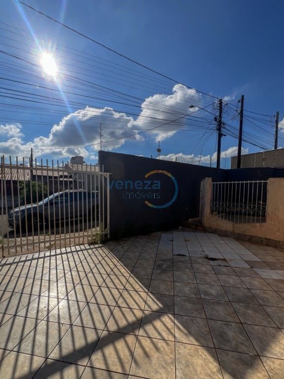 Casa Residencial à venda no bairro Veneza de Londrina com 130m<sup>2</sup> útil, 2 quartos, 1 vaga de garagem