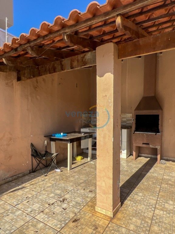 Casa Residencial à venda no bairro Veneza de Londrina com 130m<sup>2</sup> útil, 2 quartos, 1 vaga de garagem