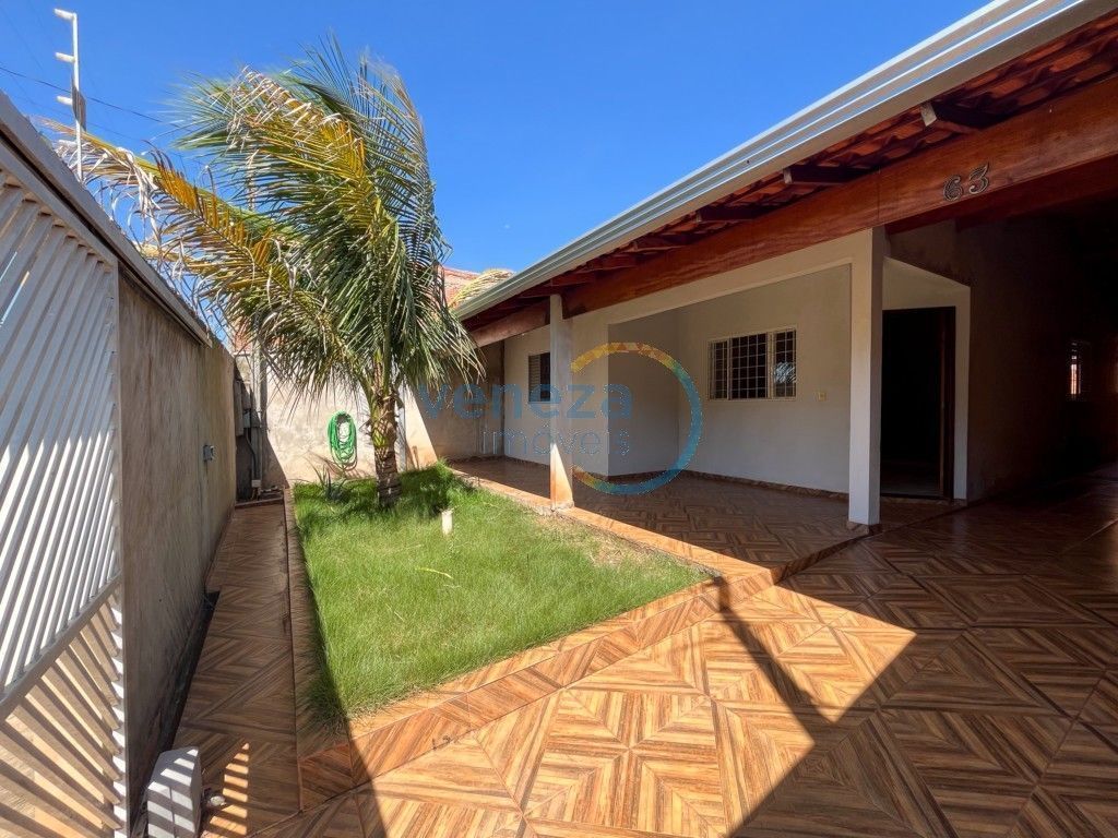 Casa Residencial à venda no bairro Portal do Sol de Londrina com 70m<sup>2</sup> útil, 2 quartos, 4 vagas de garagem