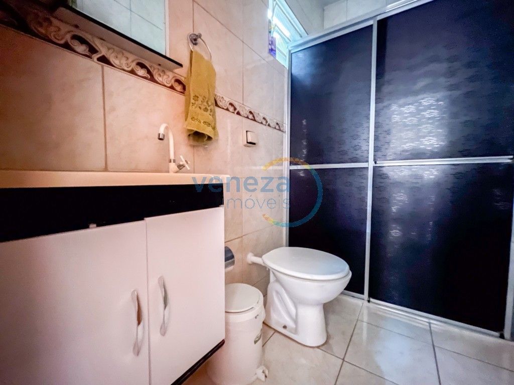 Casa Residencial à venda no bairro Portal do Sol de Londrina com 70m<sup>2</sup> útil, 2 quartos, 4 vagas de garagem