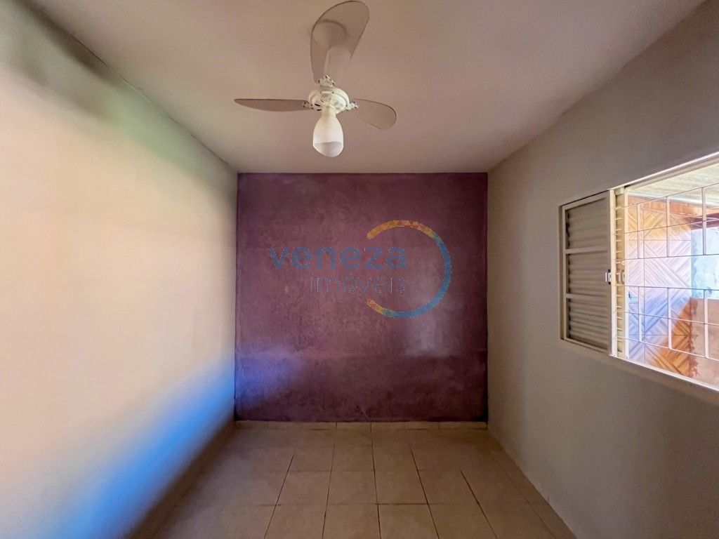 Casa Residencial à venda no bairro Portal do Sol de Londrina com 70m<sup>2</sup> útil, 2 quartos, 4 vagas de garagem