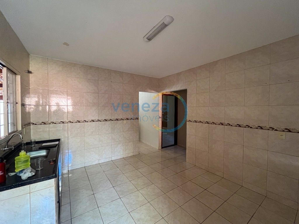 Casa Residencial à venda no bairro Portal do Sol de Londrina com 70m<sup>2</sup> útil, 2 quartos, 4 vagas de garagem