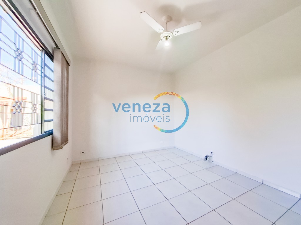 Casa Residencial à venda no bairro Albatroz de Londrina com 105m<sup>2</sup> útil, 3 quartos, 3 vagas de garagem