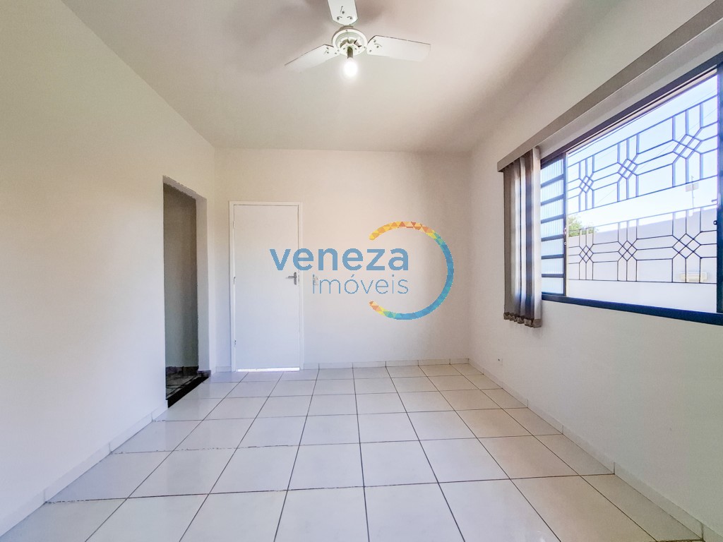 Casa Residencial à venda no bairro Albatroz de Londrina com 105m<sup>2</sup> útil, 3 quartos, 3 vagas de garagem