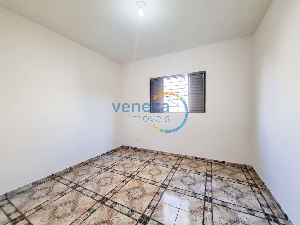 Casa Residencial à venda no bairro Albatroz de Londrina com 105m<sup>2</sup> útil, 3 quartos, 3 vagas de garagem