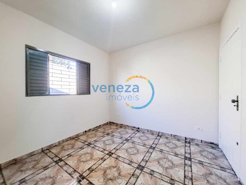 Casa Residencial à venda no bairro Albatroz de Londrina com 105m<sup>2</sup> útil, 3 quartos, 3 vagas de garagem