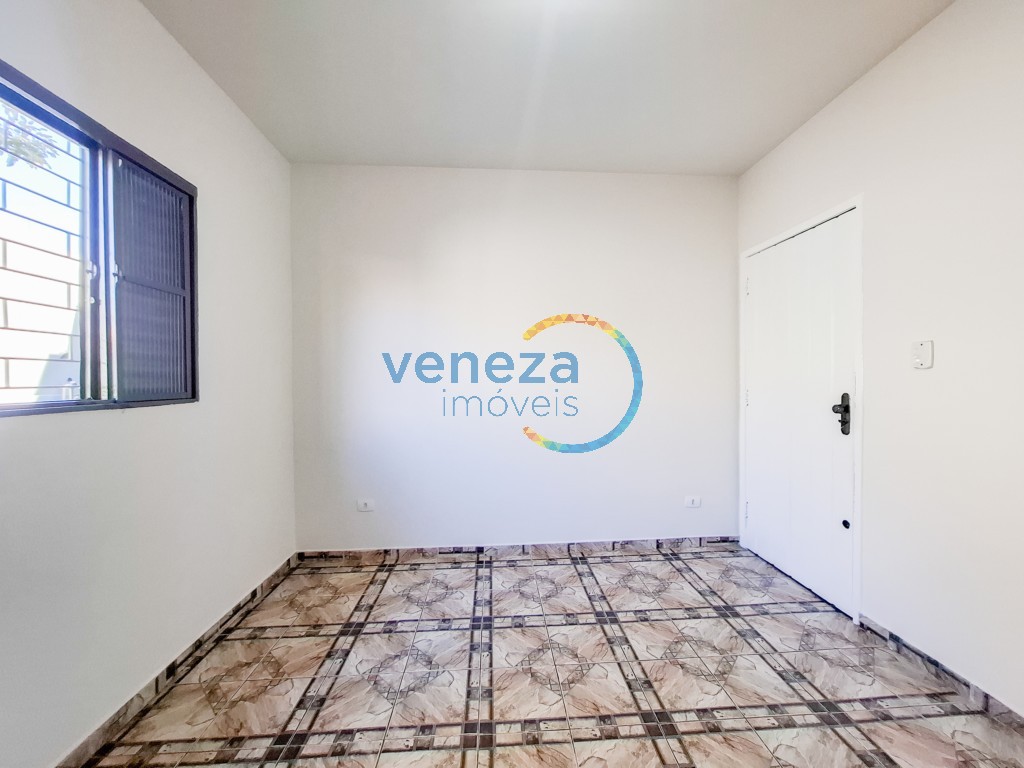 Casa Residencial à venda no bairro Albatroz de Londrina com 105m<sup>2</sup> útil, 3 quartos, 3 vagas de garagem