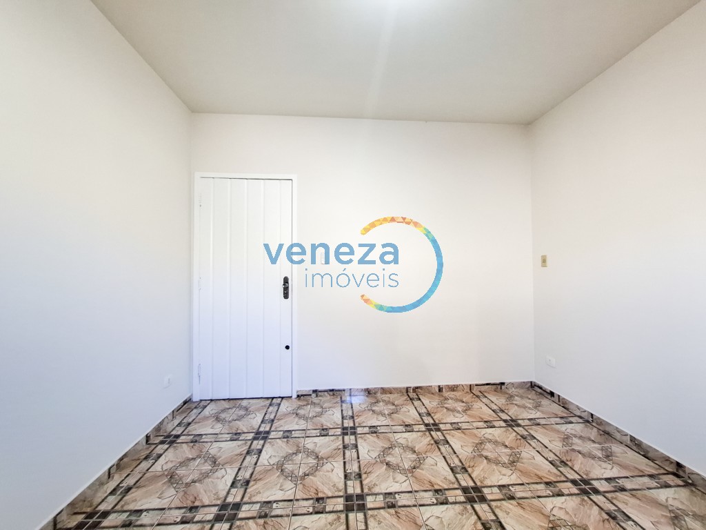 Casa Residencial à venda no bairro Albatroz de Londrina com 105m<sup>2</sup> útil, 3 quartos, 3 vagas de garagem