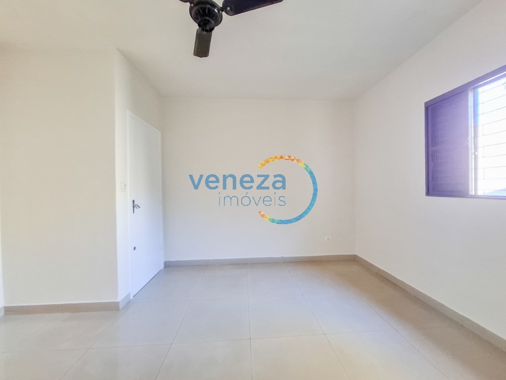 Casa Residencial à venda no bairro Albatroz de Londrina com 105m<sup>2</sup> útil, 3 quartos, 3 vagas de garagem