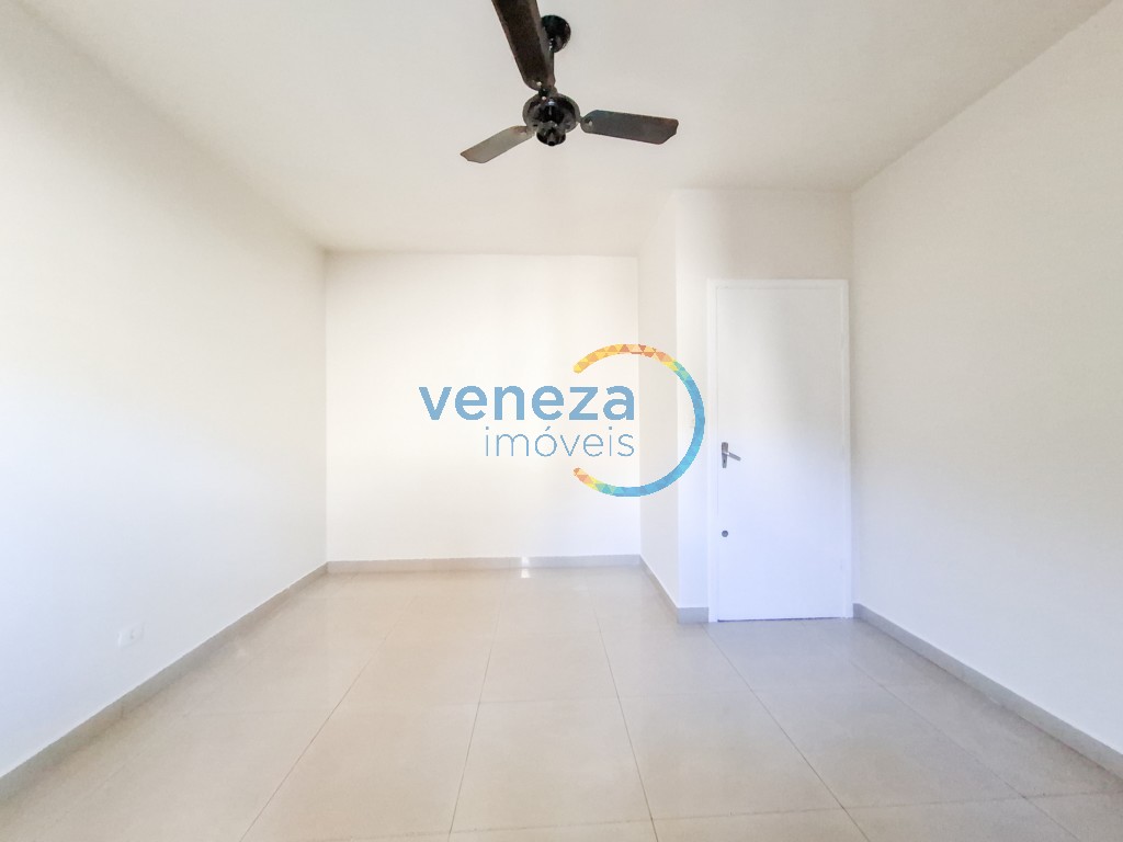 Casa Residencial à venda no bairro Albatroz de Londrina com 105m<sup>2</sup> útil, 3 quartos, 3 vagas de garagem