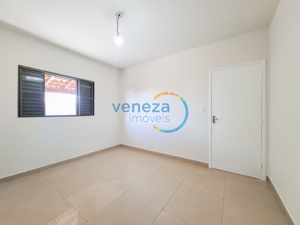 Casa Residencial à venda no bairro Albatroz de Londrina com 105m<sup>2</sup> útil, 3 quartos, 3 vagas de garagem