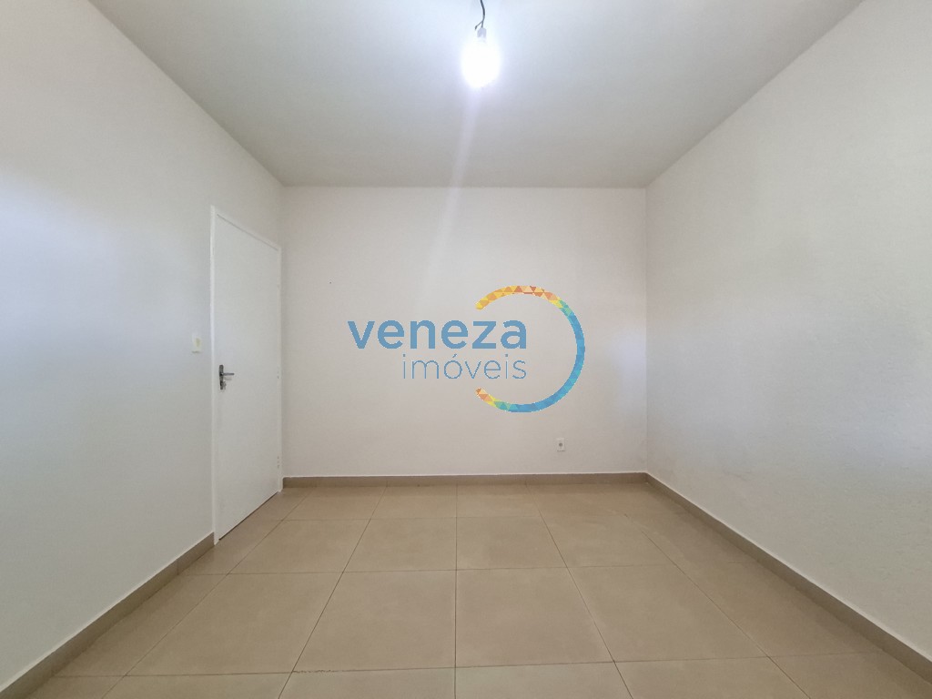 Casa Residencial à venda no bairro Albatroz de Londrina com 105m<sup>2</sup> útil, 3 quartos, 3 vagas de garagem