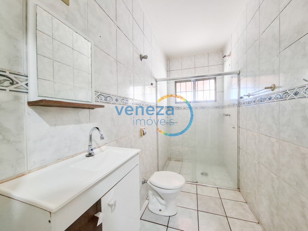 Casa Residencial à venda no bairro Albatroz de Londrina com 105m<sup>2</sup> útil, 3 quartos, 3 vagas de garagem