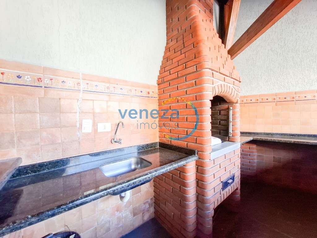 Casa Residencial à venda no bairro Albatroz de Londrina com 105m<sup>2</sup> útil, 3 quartos, 3 vagas de garagem