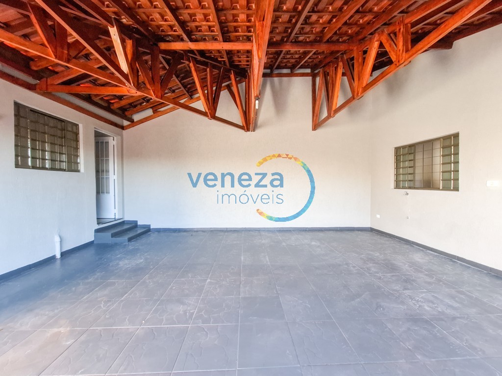 Casa Residencial à venda no bairro Albatroz de Londrina com 105m<sup>2</sup> útil, 3 quartos, 3 vagas de garagem