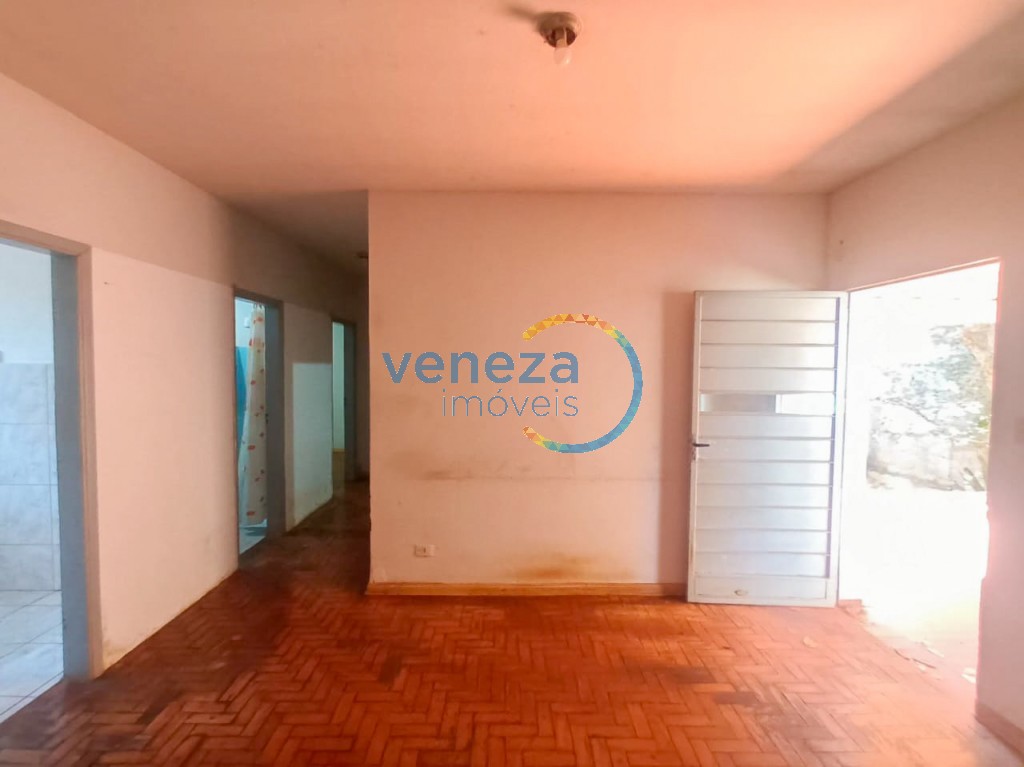 Casa Residencial à venda no bairro Albatroz de Londrina com 110m<sup>2</sup> útil, 3 quartos, 1 vaga de garagem