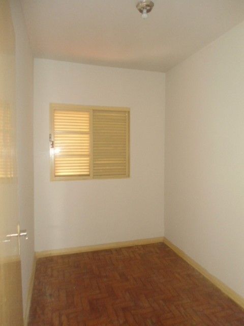 Casa Residencial à venda no bairro Albatroz de Londrina com 110m<sup>2</sup> útil, 3 quartos, 1 vaga de garagem