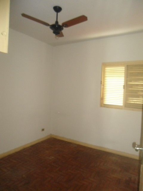 Casa Residencial à venda no bairro Albatroz de Londrina com 110m<sup>2</sup> útil, 3 quartos, 1 vaga de garagem