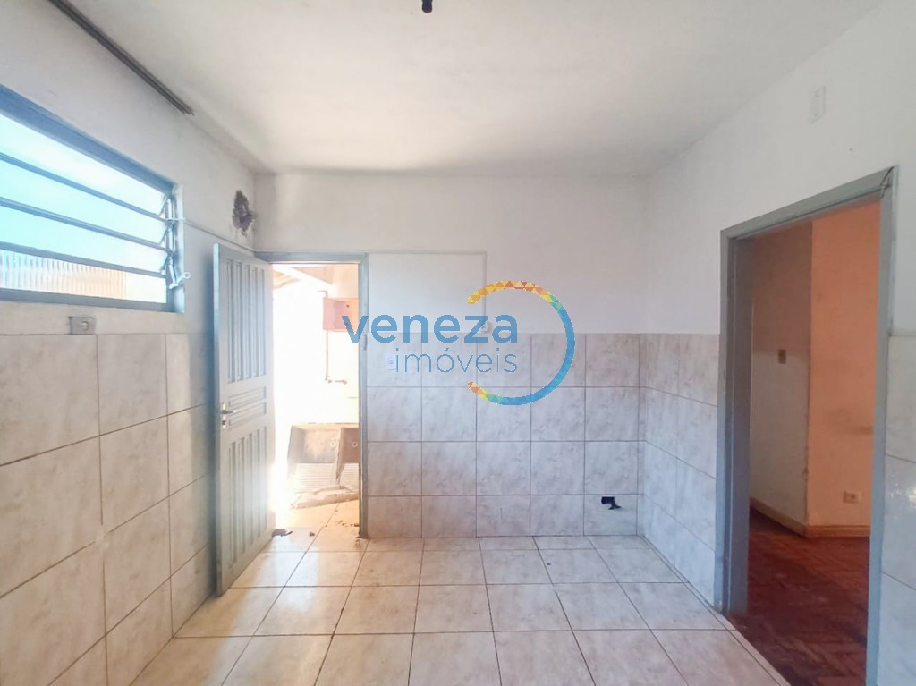 Casa Residencial à venda no bairro Albatroz de Londrina com 110m<sup>2</sup> útil, 3 quartos, 1 vaga de garagem