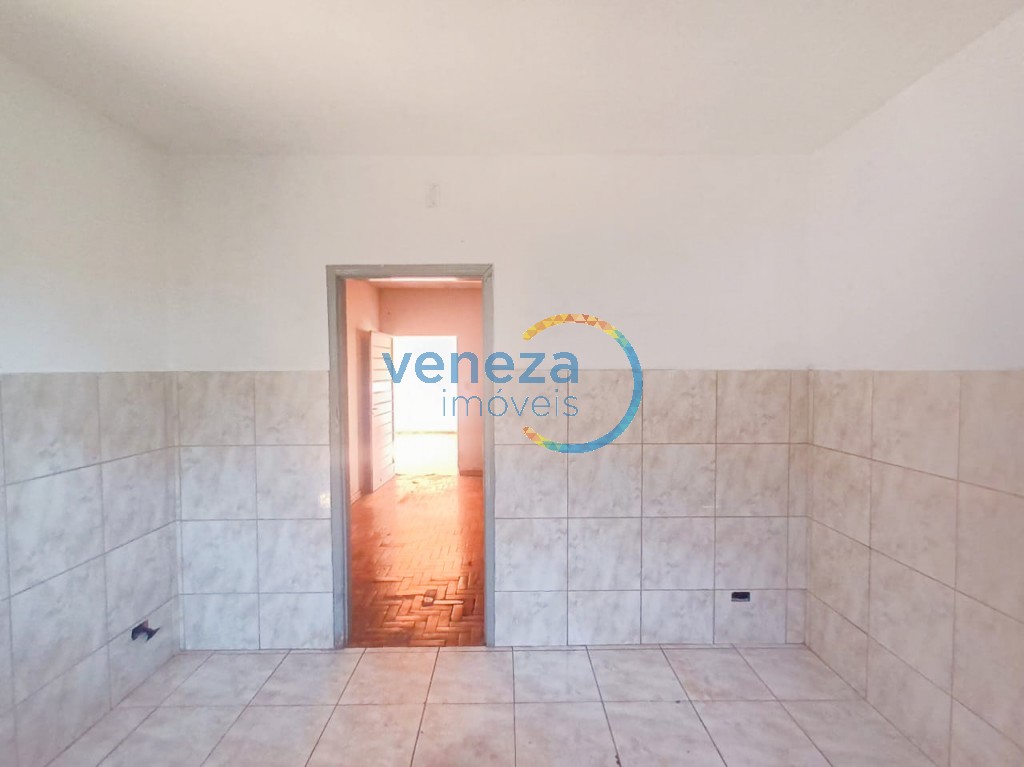 Casa Residencial à venda no bairro Albatroz de Londrina com 110m<sup>2</sup> útil, 3 quartos, 1 vaga de garagem