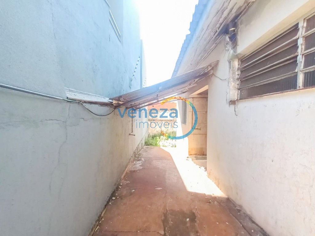 Casa Residencial à venda no bairro Albatroz de Londrina com 110m<sup>2</sup> útil, 3 quartos, 1 vaga de garagem