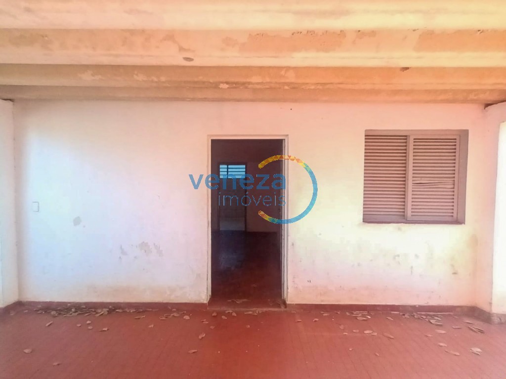 Casa Residencial à venda no bairro Albatroz de Londrina com 110m<sup>2</sup> útil, 3 quartos, 1 vaga de garagem