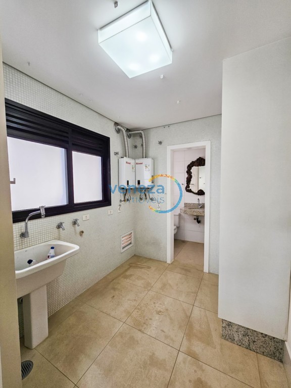 Apartamento à venda no bairro Gleba Palhano de Londrina com 186m<sup>2</sup> útil, 3 quartos, 2 vagas de garagem