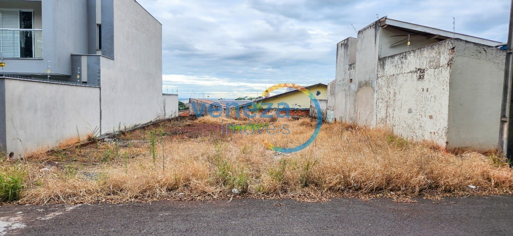 Terreno para venda no Michael Licha em Londrina com 261,22m² por R$ 180.000,00