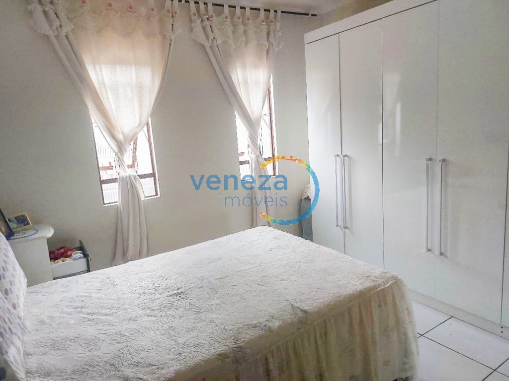 Casa Residencial à venda no bairro Perola de Londrina com 60m<sup>2</sup> útil, 3 quartos, 2 vagas de garagem