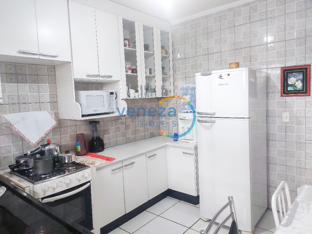 Casa Residencial à venda no bairro Perola de Londrina com 60m<sup>2</sup> útil, 3 quartos, 2 vagas de garagem