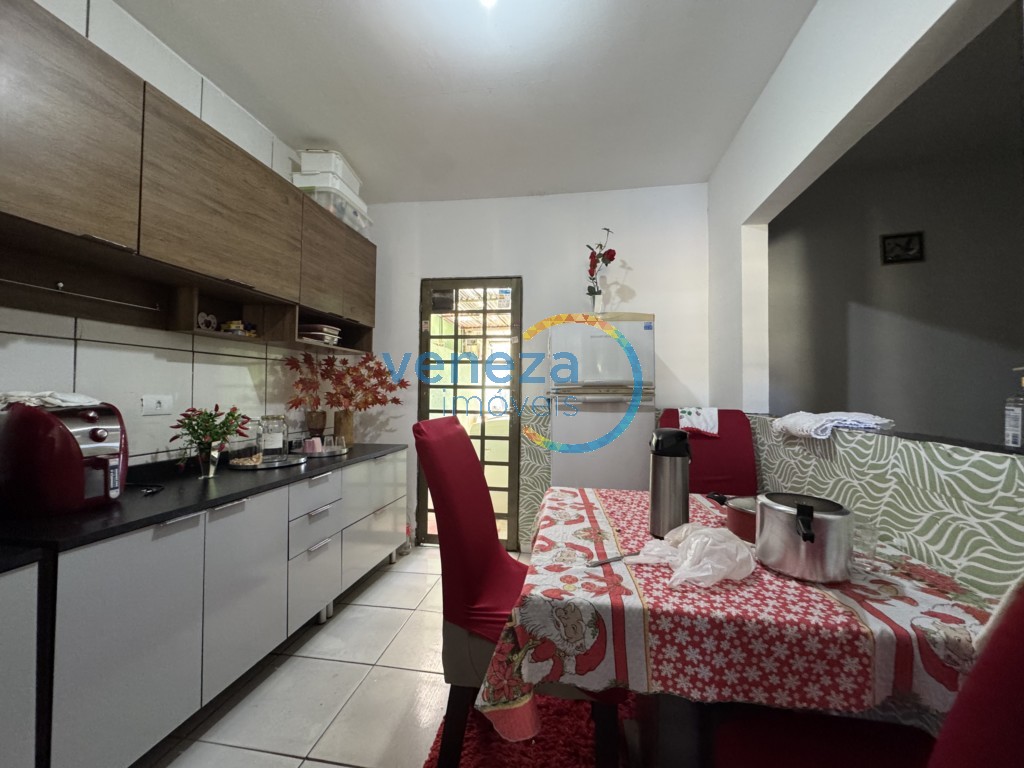 Casa Residencial à venda no bairro Jardim Bela Italia de Cambe com 88.32m<sup>2</sup> útil, 2 quartos, 1 vaga de garagem