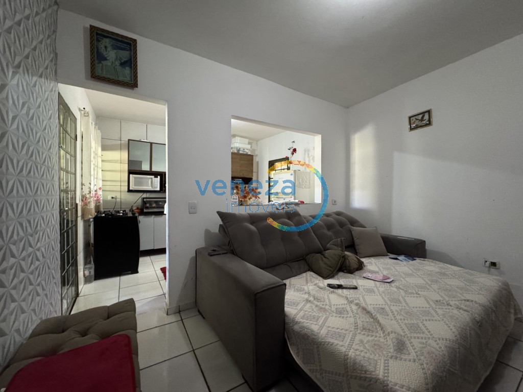 Casa Residencial à venda no bairro Jardim Bela Italia de Londrina com 88.32m<sup>2</sup> útil, 2 quartos, 1 vaga de garagem