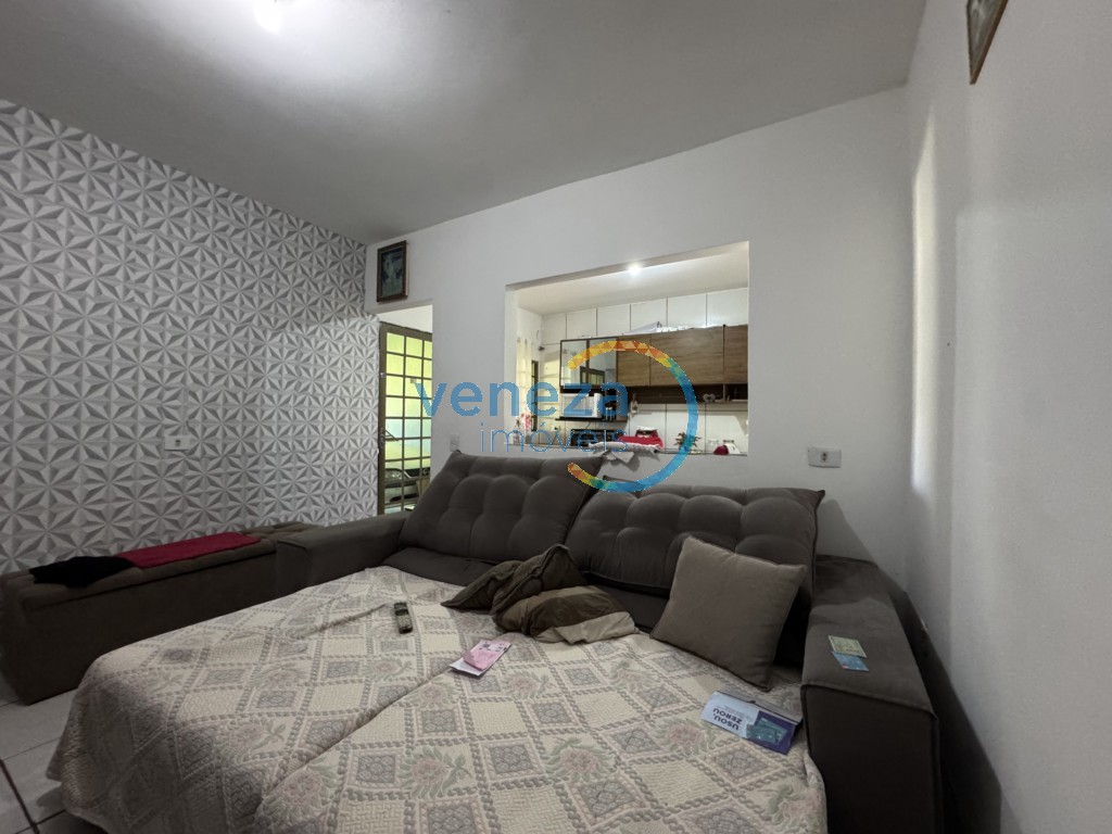 Casa Residencial à venda no bairro Jardim Bela Italia de Londrina com 88.32m<sup>2</sup> útil, 2 quartos, 1 vaga de garagem