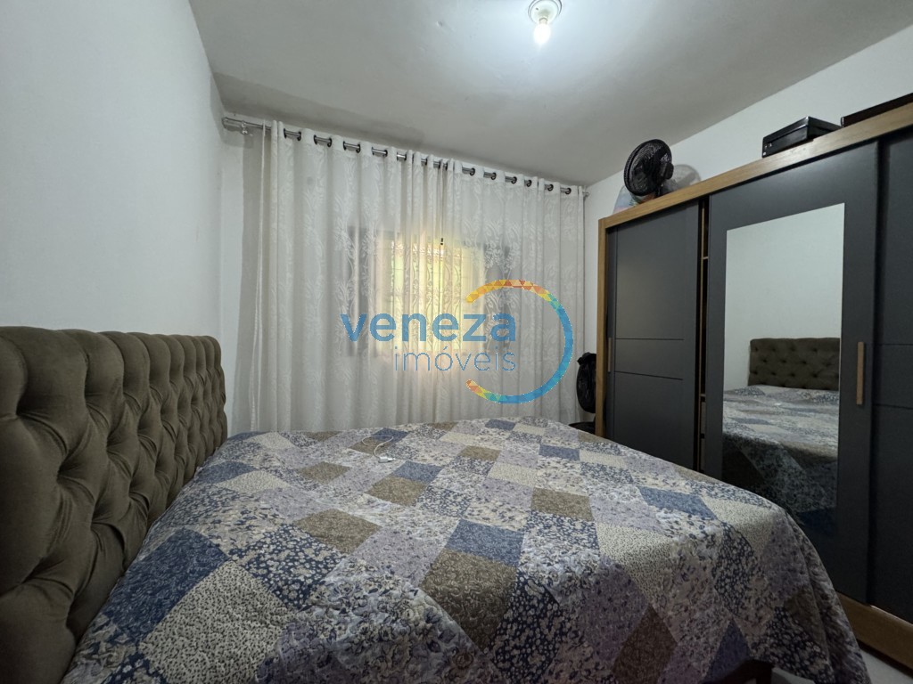 Casa Residencial à venda no bairro Jardim Bela Italia de Londrina com 88.32m<sup>2</sup> útil, 2 quartos, 1 vaga de garagem