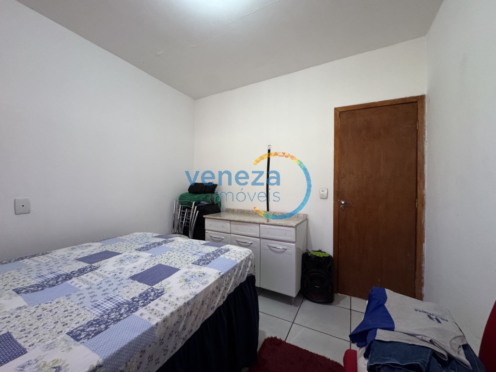 Casa Residencial à venda no bairro Jardim Bela Italia de Londrina com 88.32m<sup>2</sup> útil, 2 quartos, 1 vaga de garagem