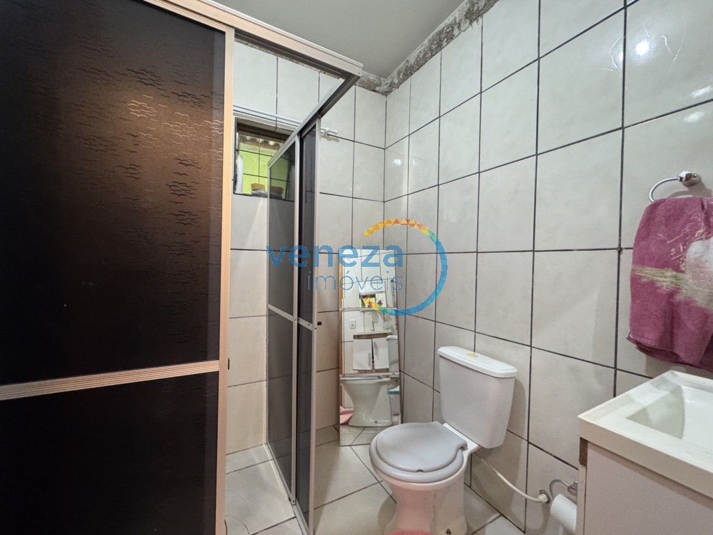 Casa Residencial à venda no bairro Jardim Bela Italia de Londrina com 88.32m<sup>2</sup> útil, 2 quartos, 1 vaga de garagem