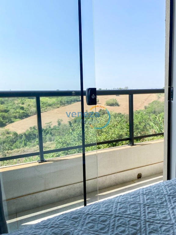 Casa Residencial à venda no bairro Lon Rita de Londrina com 226.8m<sup>2</sup> útil, 4 quartos, 5 vagas de garagem