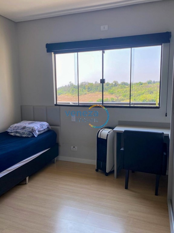 Casa Residencial à venda no bairro Lon Rita de Londrina com 226.8m<sup>2</sup> útil, 4 quartos, 5 vagas de garagem