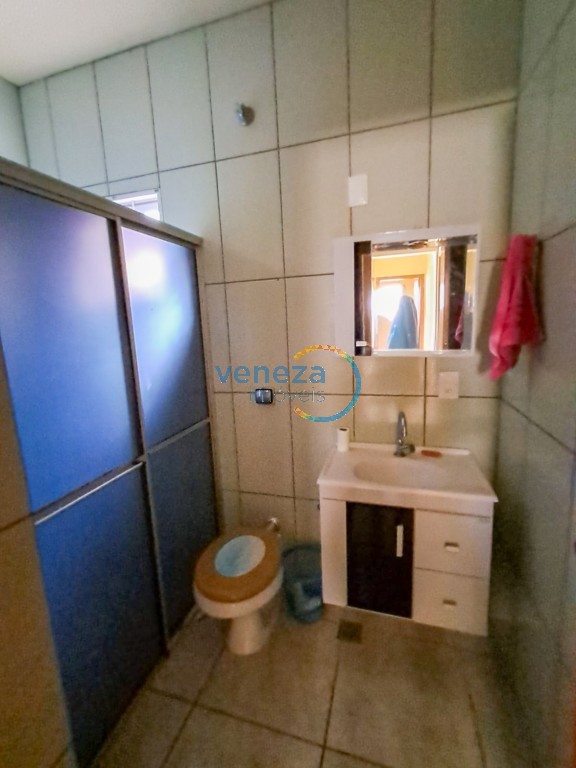 Casa Residencial à venda no bairro Colina Verde de Londrina com 164m<sup>2</sup> útil, 2 quartos, 4 vagas de garagem