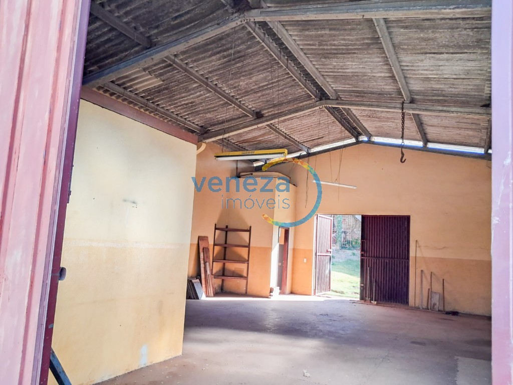 Casa Residencial à venda no bairro Colina Verde de Londrina com 164m<sup>2</sup> útil, 2 quartos, 4 vagas de garagem