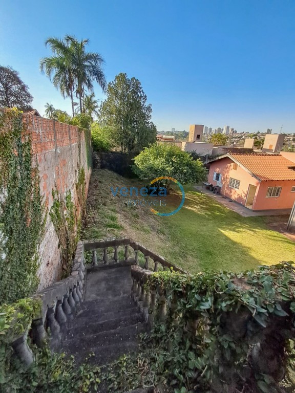 Casa Residencial à venda no bairro Colina Verde de Londrina com 164m<sup>2</sup> útil, 2 quartos, 4 vagas de garagem