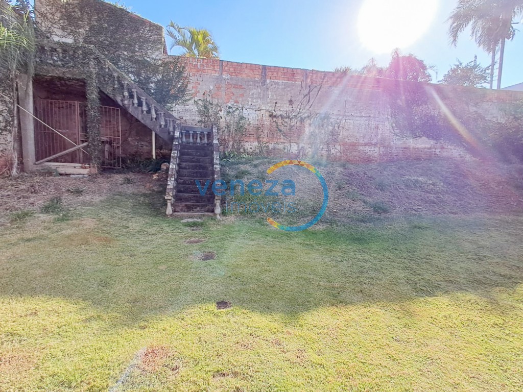 Casa Residencial à venda no bairro Colina Verde de Londrina com 164m<sup>2</sup> útil, 2 quartos, 4 vagas de garagem