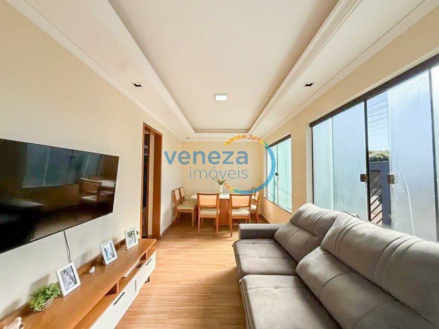 Casa Residencial à venda no bairro Sao Pedro de Londrina com 140m<sup>2</sup> útil, 3 quartos, 2 vagas de garagem