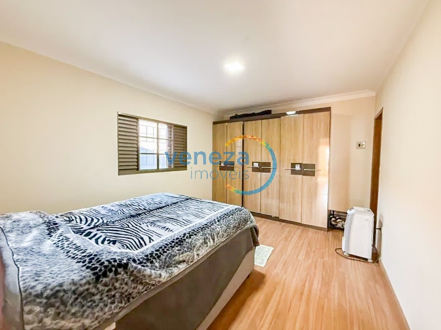 Casa Residencial à venda no bairro Sao Pedro de Londrina com 140m<sup>2</sup> útil, 3 quartos, 2 vagas de garagem