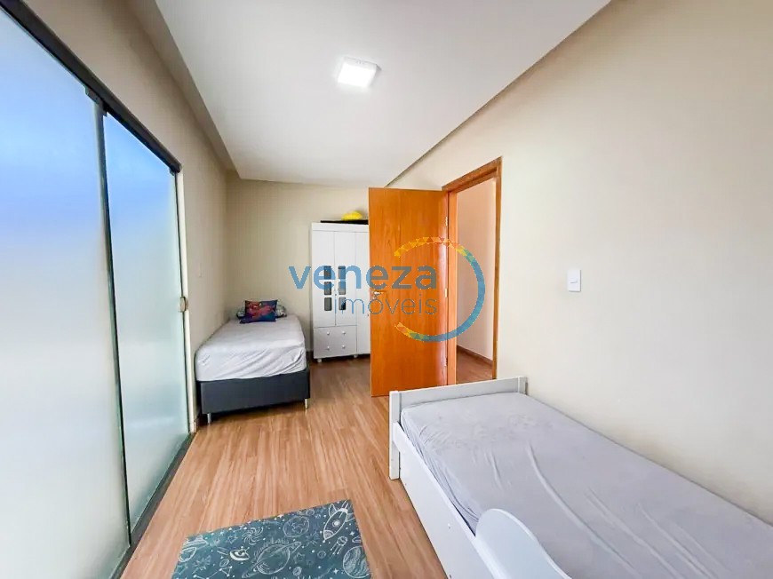 Casa Residencial à venda no bairro Sao Pedro de Londrina com 140m<sup>2</sup> útil, 3 quartos, 2 vagas de garagem