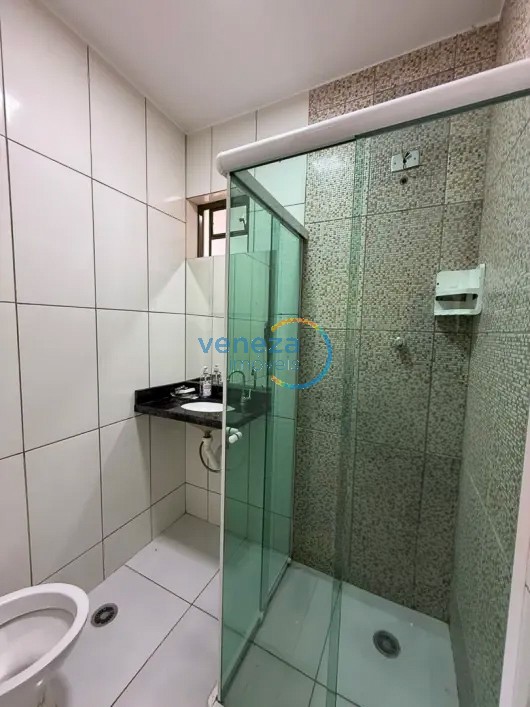 Casa Residencial à venda no bairro Sao Pedro de Londrina com 140m<sup>2</sup> útil, 3 quartos, 2 vagas de garagem