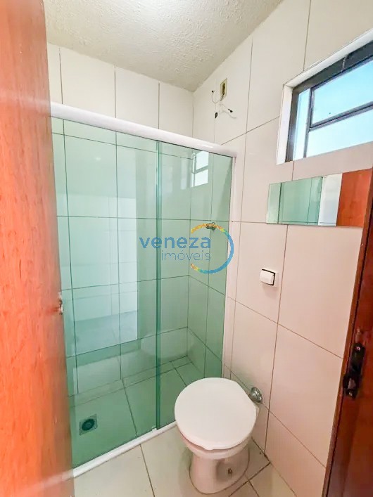 Casa Residencial à venda no bairro Sao Pedro de Londrina com 140m<sup>2</sup> útil, 3 quartos, 2 vagas de garagem