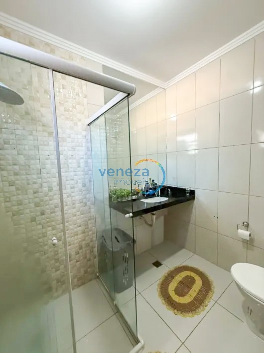 Casa Residencial à venda no bairro Sao Pedro de Londrina com 140m<sup>2</sup> útil, 3 quartos, 2 vagas de garagem